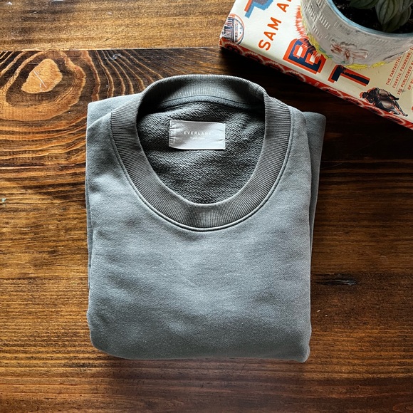 Olive Everlane Sweatshirt - Picture 1 of 3